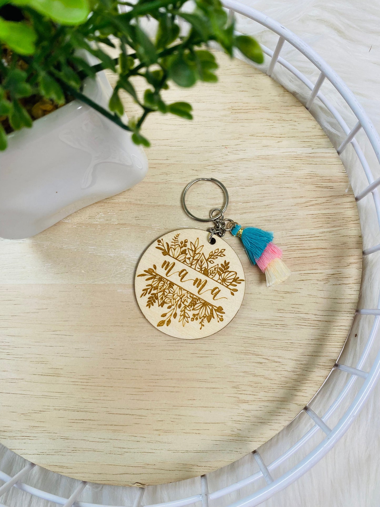 Floral mama round keychain