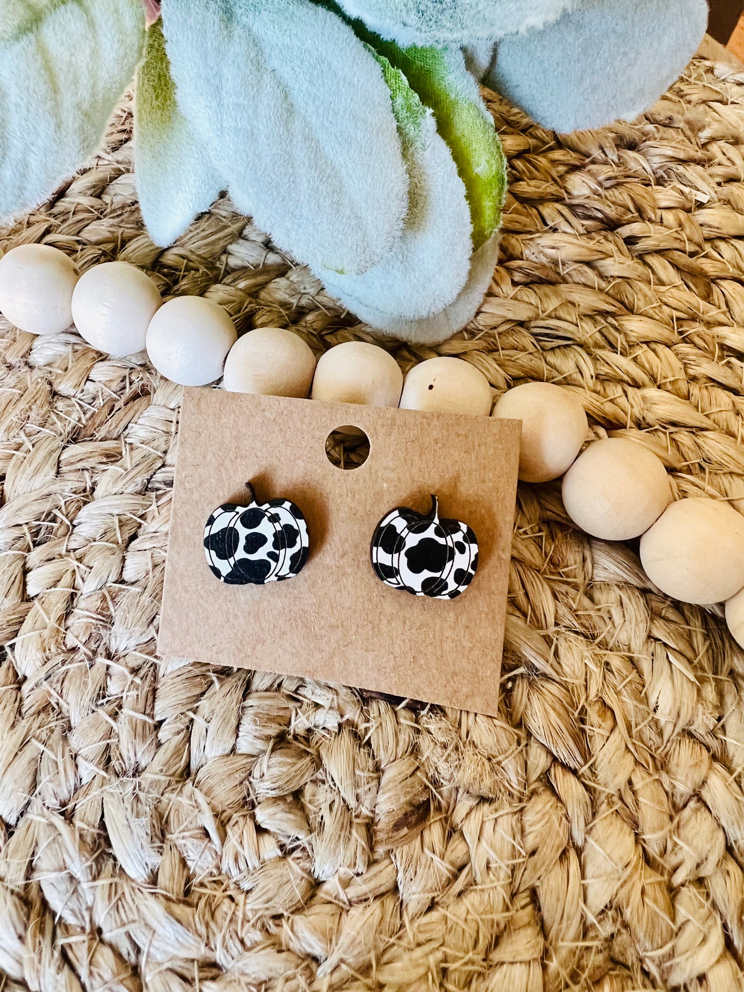 Pumpkin stud earrings